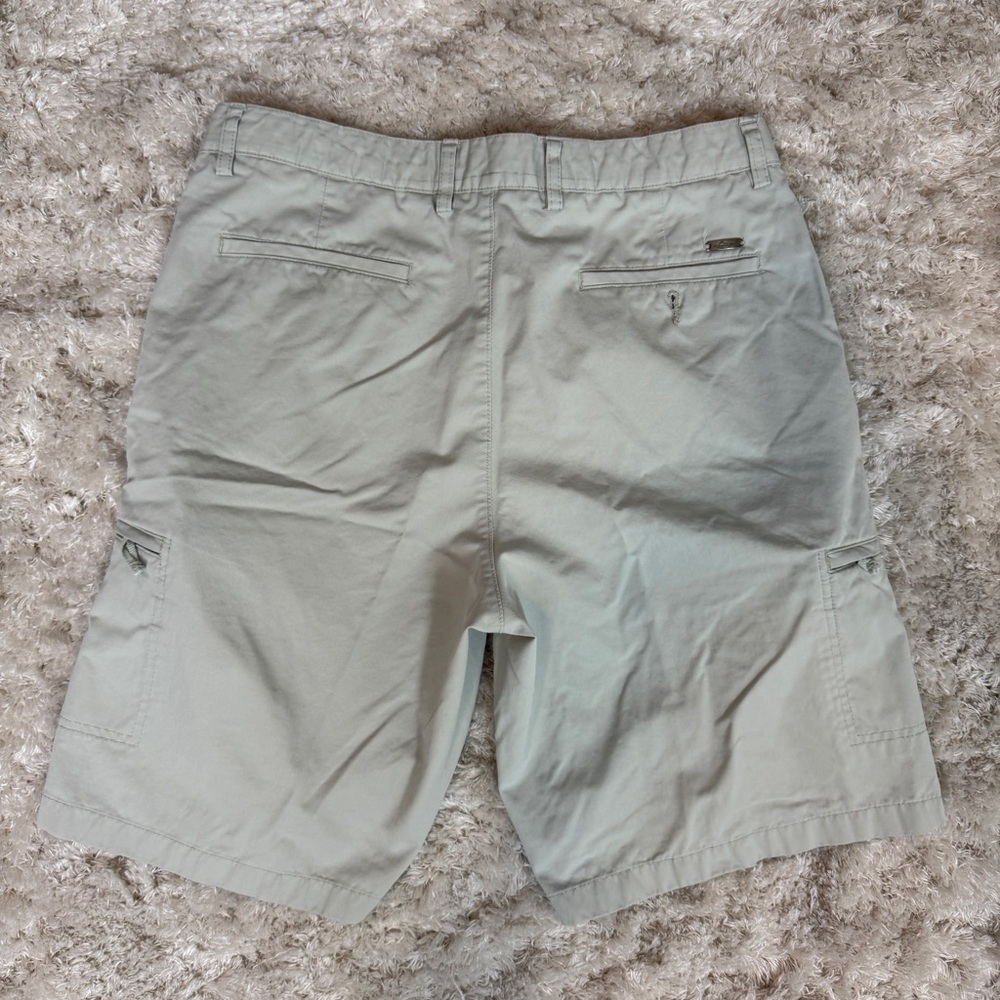 Greg Norman Collection Men's 34 Light Gray Cargo Shorts Performance - Picture 3 of 6